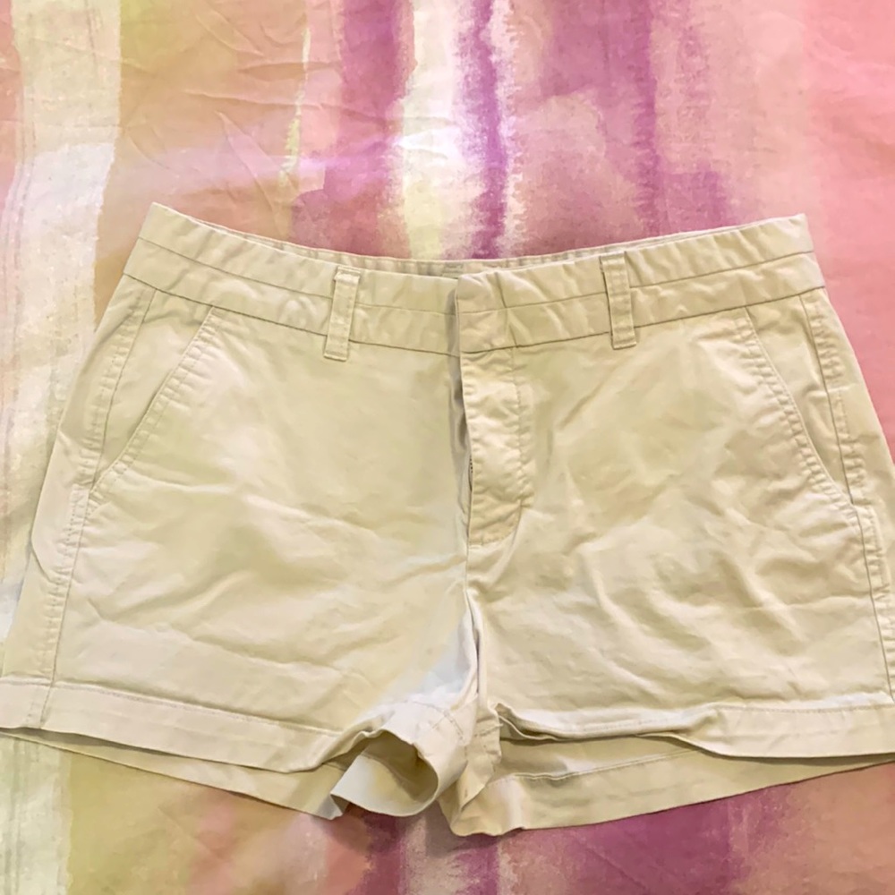 Gap khaki shorts
